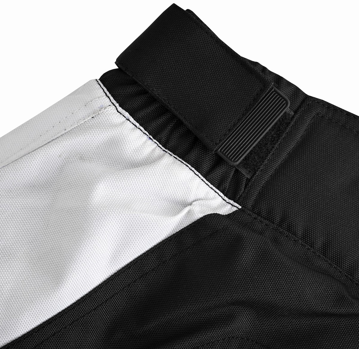 PANTALÓN DE MOTO DE VERANO PARA MUJER, PERFORADO, CON PROTECCIONES CE Y FORRO IMPERMEABLE DESMONTABLE. PRENDA CERTIFICADA CE CLASE AA PANTALÓN DE MOTO DE VERANO PARA MUJER, PERFORADO, CON PROTECCIONES CE Y FORRO IMPERMEABLE DESMONTABLE. PRENDA CERTIFICADA CE CLASE AA