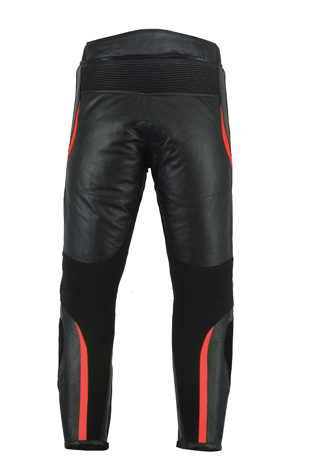 PANTALÓN DE MOTO EN PIEL CON PROTECCIONES DE TITANIO PANTALÓN DE MOTO EN PIEL CON PROTECCIONES DE TITANIO
